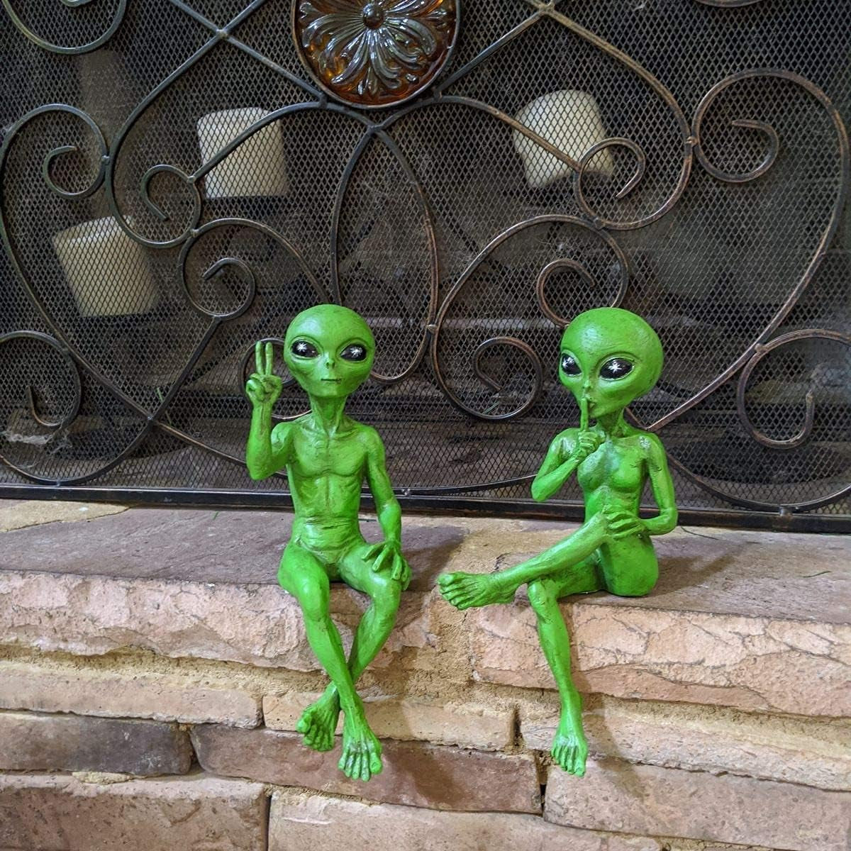 Alien Invasion Ledge Loungers “Peace & Quiet” 10″ H UFO Extraterrestrial Garden Alien Statues Figurine Set – Cosmic Green