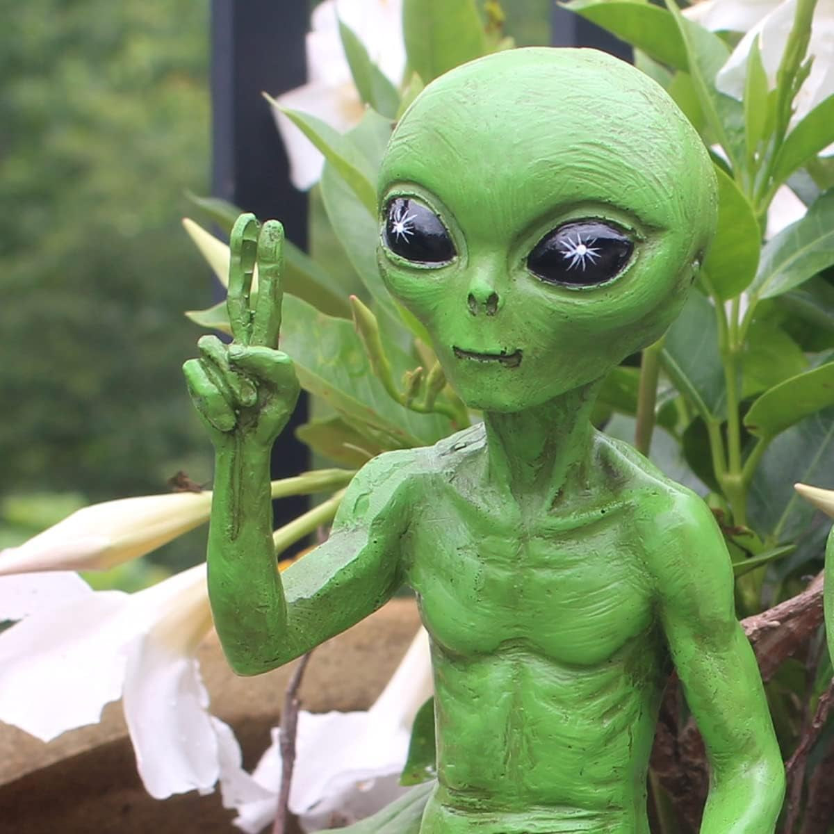 Alien Invasion Ledge Loungers “Peace & Quiet” 10″ H UFO Extraterrestrial Garden Alien Statues Figurine Set – Cosmic Green