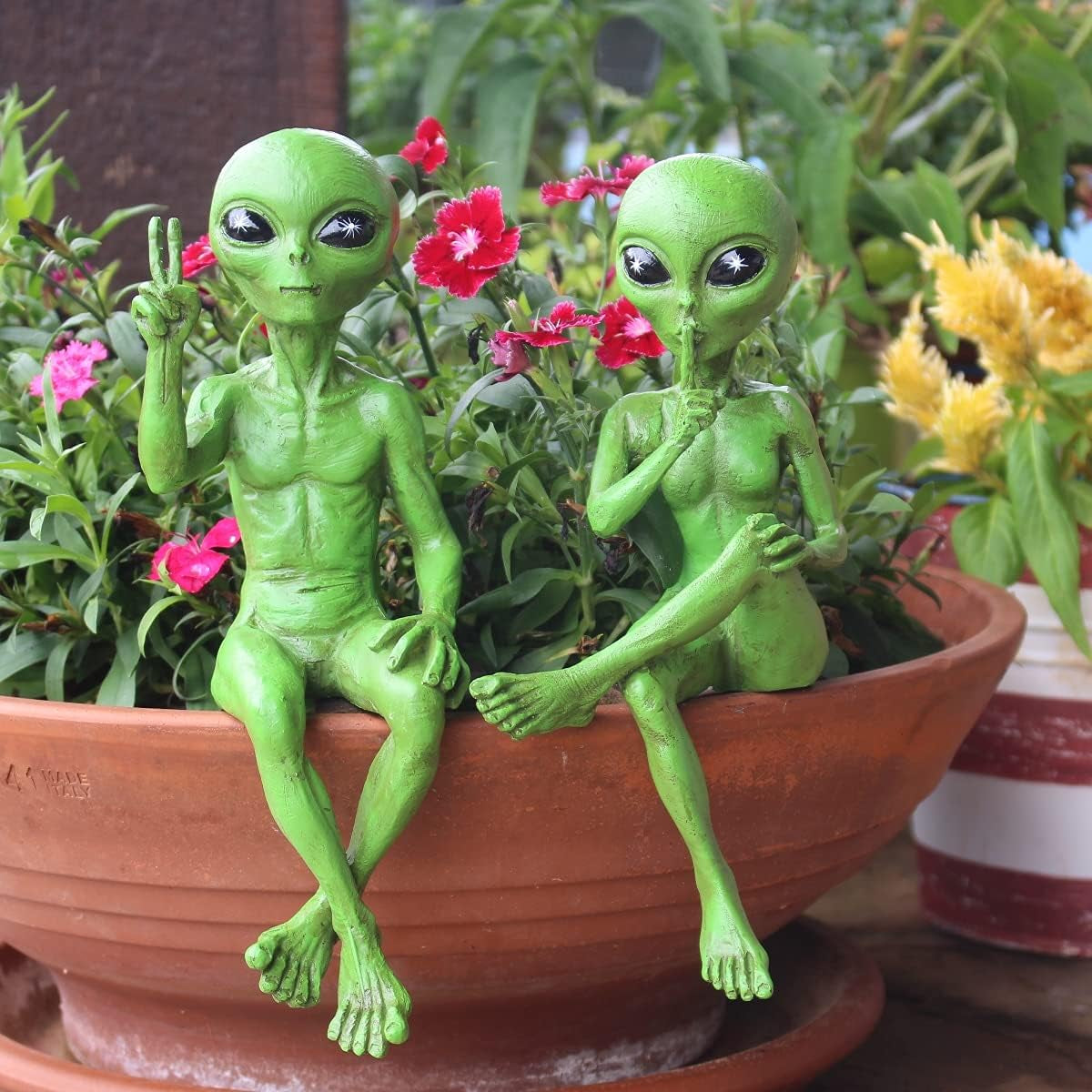 Alien Invasion Ledge Loungers “Peace & Quiet” 10″ H UFO Extraterrestrial Garden Alien Statues Figurine Set – Cosmic Green