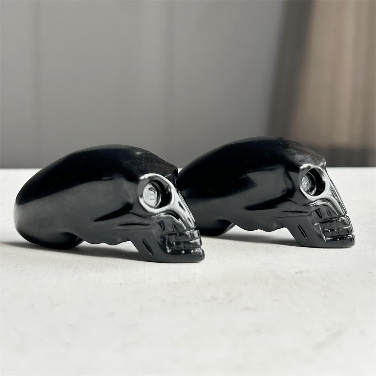 2.2 Black Obsidian Crystal Elongated Skulls Hand Carved Reiki Healing Stone Statue Aliens Skull Head Reiki Home Decoration (Obsidian W)